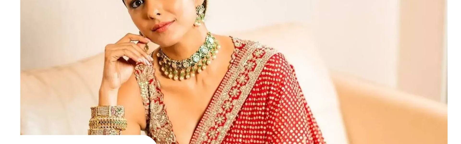 Mrunal Thakur Biography